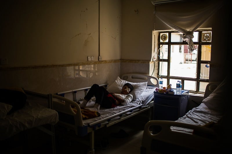 A portrait of 11-year-old Abdulrahman. at the MSF Post-op hospital, south of Mosul, Iraq. Photo: Diego Ibarra Sánchez/MEMO