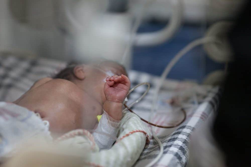 Mother and Child Health in Balochistan A baby suffering from an infection is seen in the MSF nursery at DHQ hospital in Chaman, Balochistan, Pakistan, October 2018. PHOTO: KHAULA JAMIL