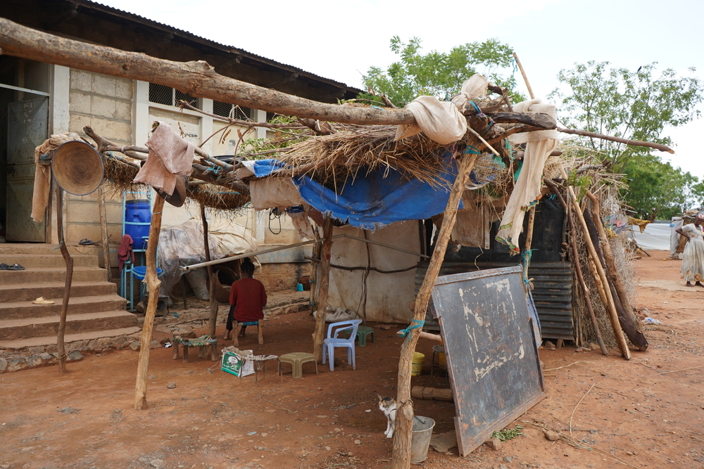 Originally a school before the conflict began in 2020, the facility, like many other schools in the region, has been repurposed as a shelter for displaced individuals. However, it remains an overcrowded space, highlighting the ongoing challenges faced by those seeking refuge. ©️MSF
